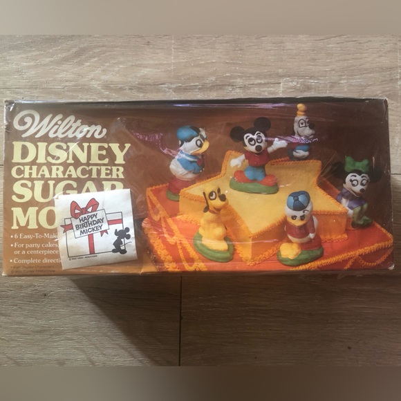 Wilton Disney Character Sugar Mold - Picture 1 of 3